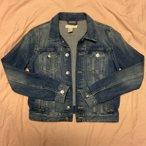 H&M women’s jean jacket size 6